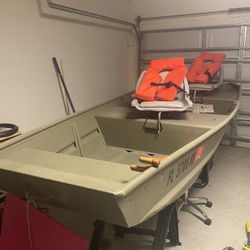 tracker 12 foot jon boat