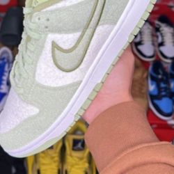 Nike Dunks (Honey Dew Fleece)