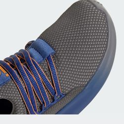 Size 3.5 slip on adidas unisex. Used. In good condition