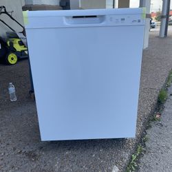 GE 24 in. Built-In Tall Tub Top Control White Dishwasher w/Sanitize, Dry Boost, 52 dBA