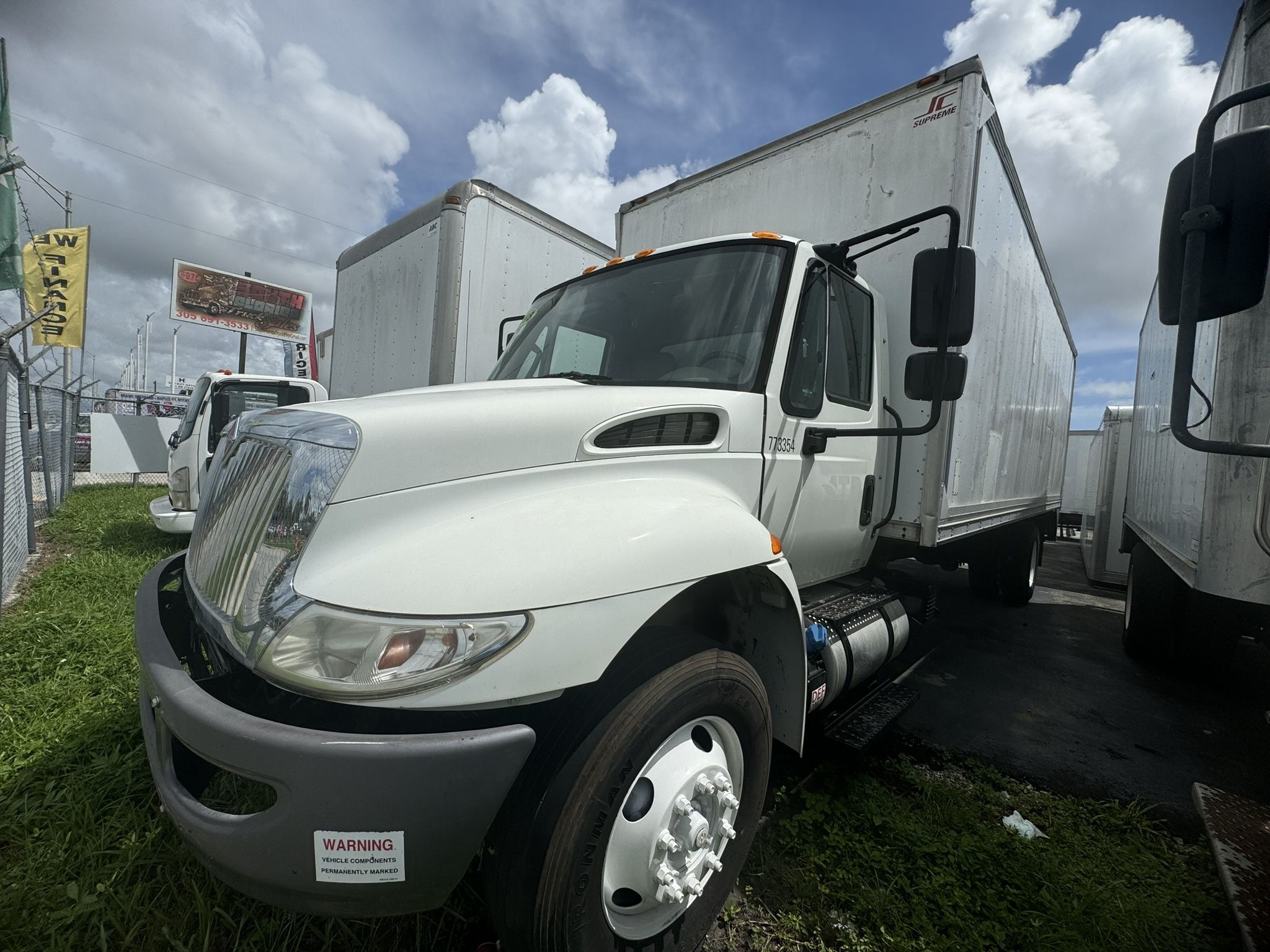 2018 International 4300 24’ Box Truck