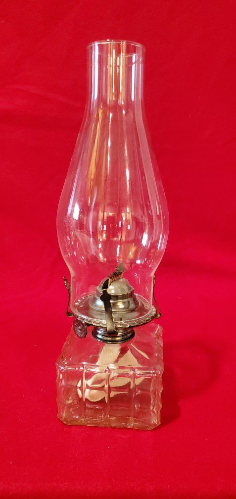 Vintage Lamplight Farms Oil/Kerosene Glass Lamp Made In Austria