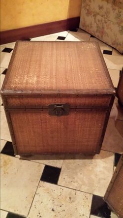 Very sturdy high end wicker rattan cube chest