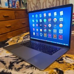 Excellent 15 inch  2017Apple Macbook Pro Laptop Computer With Intel Core i7 Processor With Programs 