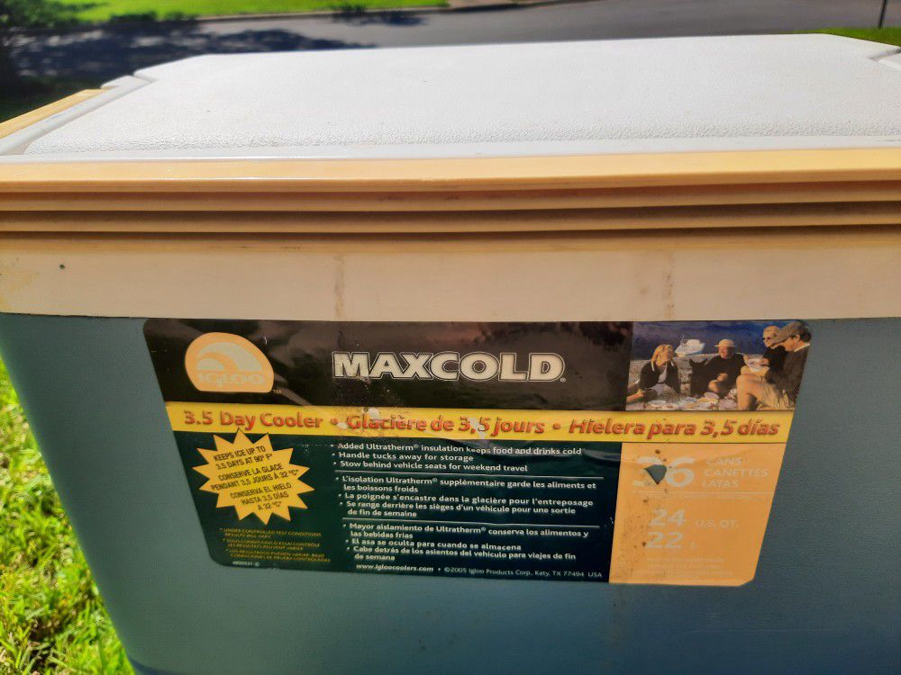 Igloo MaxCold 24 QT Cooler