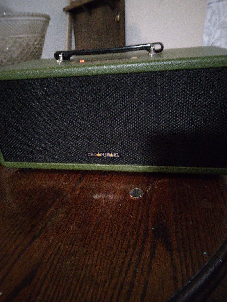 Crown Jewel Karaoke 929/Bluetooth Speaker