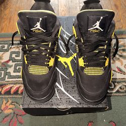 Air Jordan 4 Retro 'Thunder' 2023