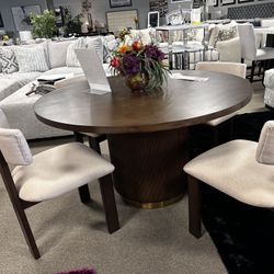 Modern Dining Table Set! $1299 🤎📦 Available In Black!
