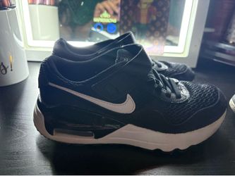 Unisex kids black and white Nikes