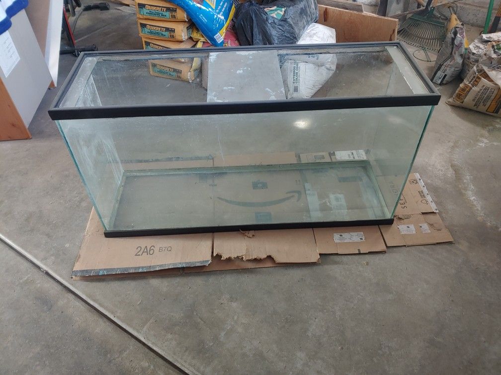 75 Gallon Fish Tank for Sale in Hemet, CA OfferUp