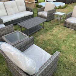 brand new patio set