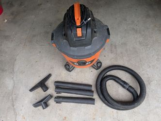 Rigid HD09001 Shop Vac with accessories