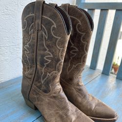 Women Cowboy Boots Size 7.5
