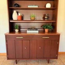 RARE Mid-Century Holman Manufacturing Co. Walnut Hutch