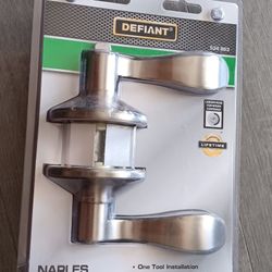 Defiant Bedroom Or Bathroom Lockable European Handle Lever Door Knob