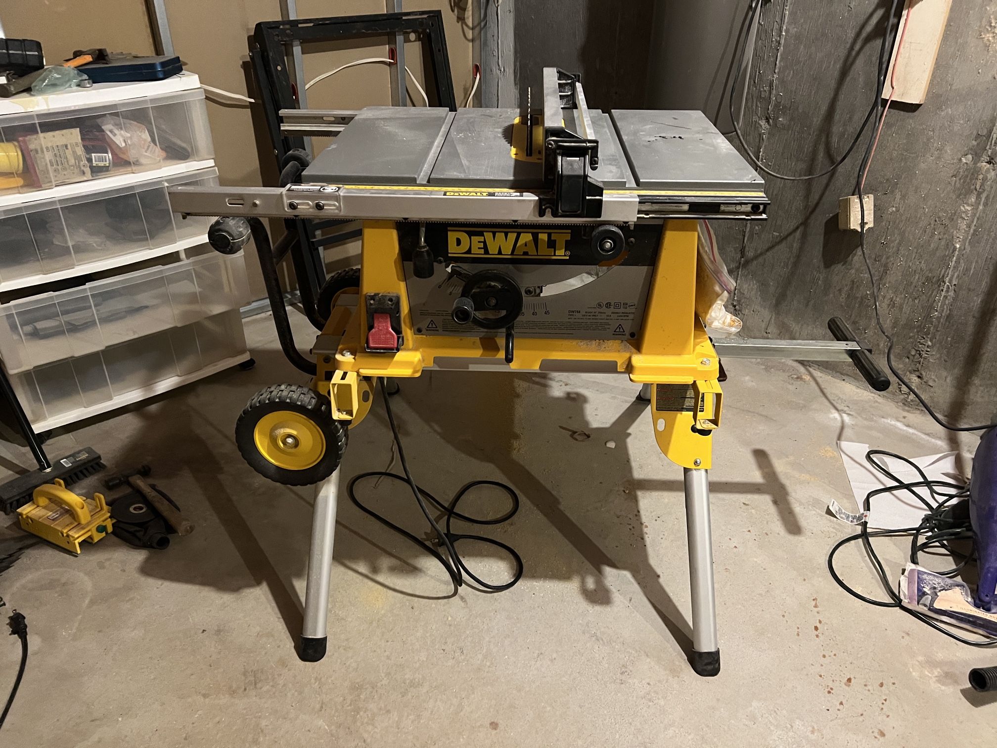 DEWALT TABLE SAW DW744 with BOTH REGULAR AND ROLLING STAND !AND Rolling Stand !