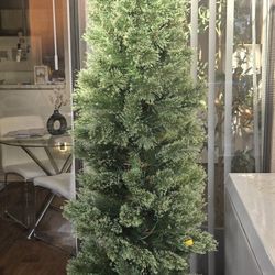 Pencil Christmas Tree 6.5 Feet . Pre-lit/white