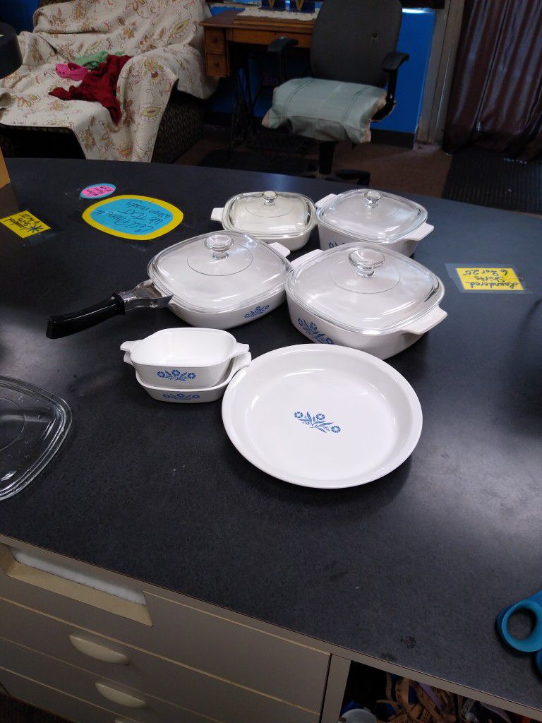 --CORNING WARE--GROUP--all In Photo (4 Lids 7 Pans 1 Handle) for $60