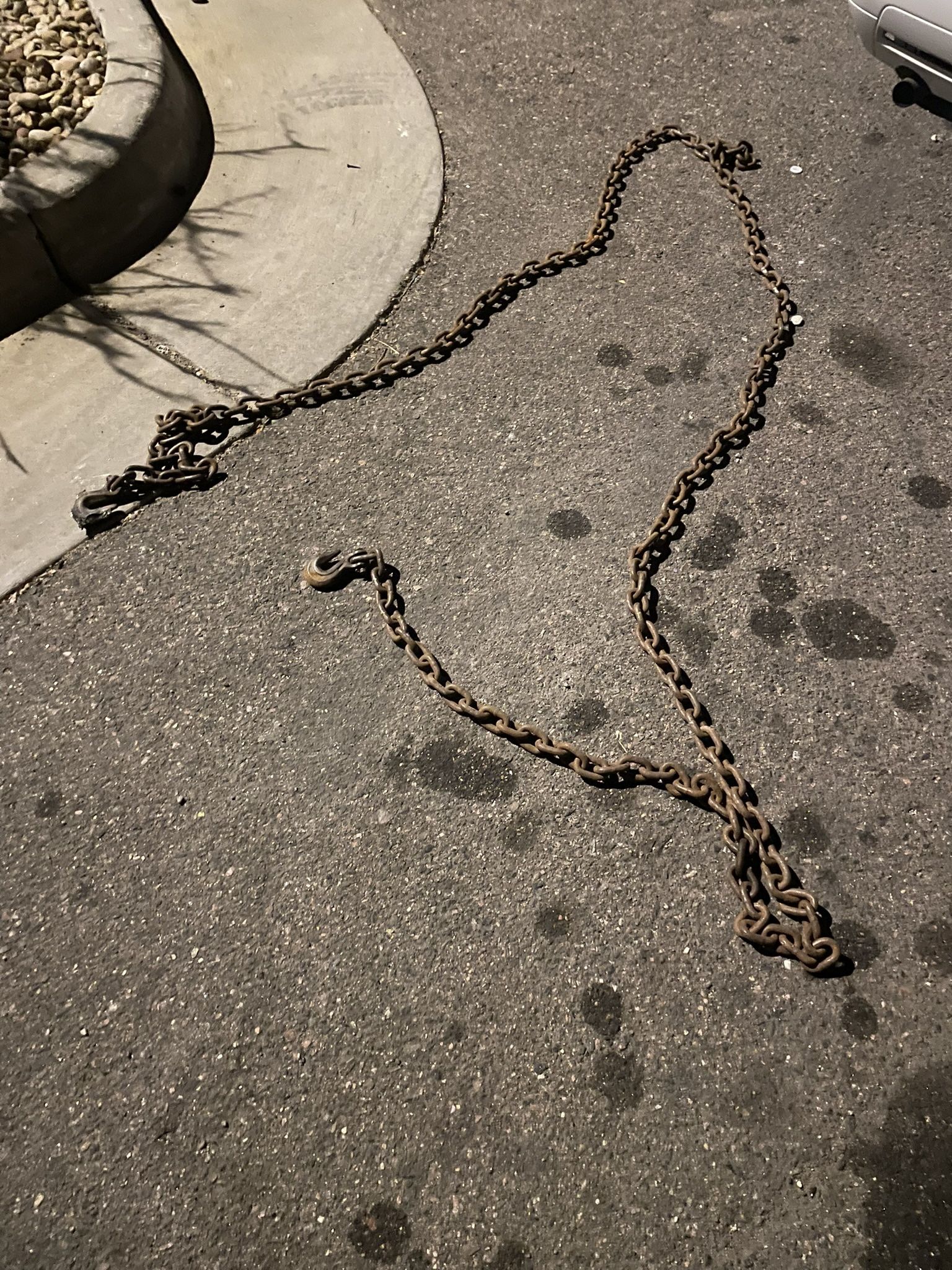 Chain 21 Feet Long  , Asking $15.00    Cadena Para Jalar Carros O Levantar Motores De 21 Pies De Largo.  Pido $15.00