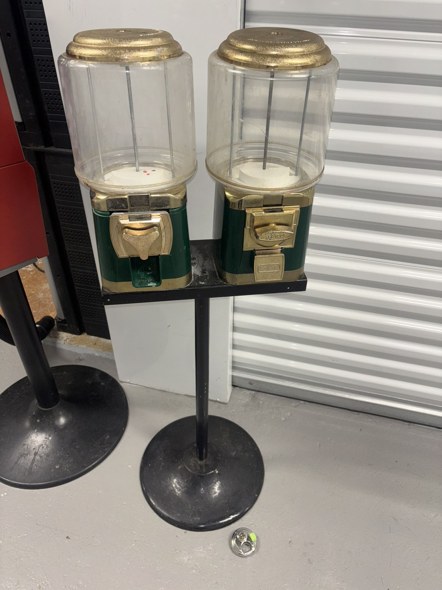 Oak Double Head Bulk Gumball / Candy Machine (As-Is, No Key)