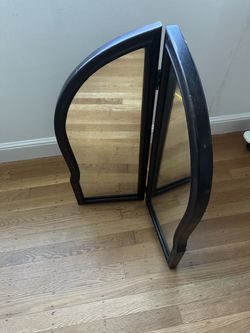 Vanity Bifold Arched Mirror 21"W x 26"H
