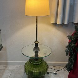 vintage Mid-Century Modern green glass table lamp
