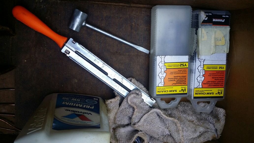 CHAINSAW, HOMELITE BANDIT 33CC, 14" BAR for Sale in Wake Forest, NC
