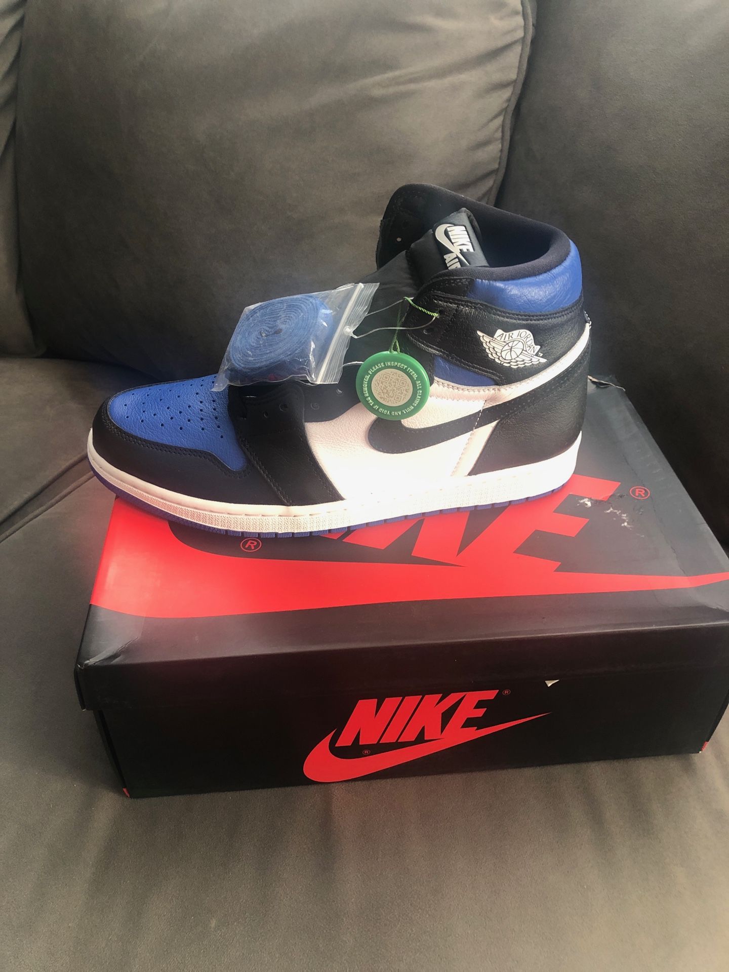 Air Jordan Royal toe