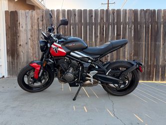 2025 Triumph Trident 660