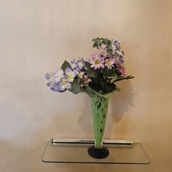 Vase Beautiful Glass W Flowers