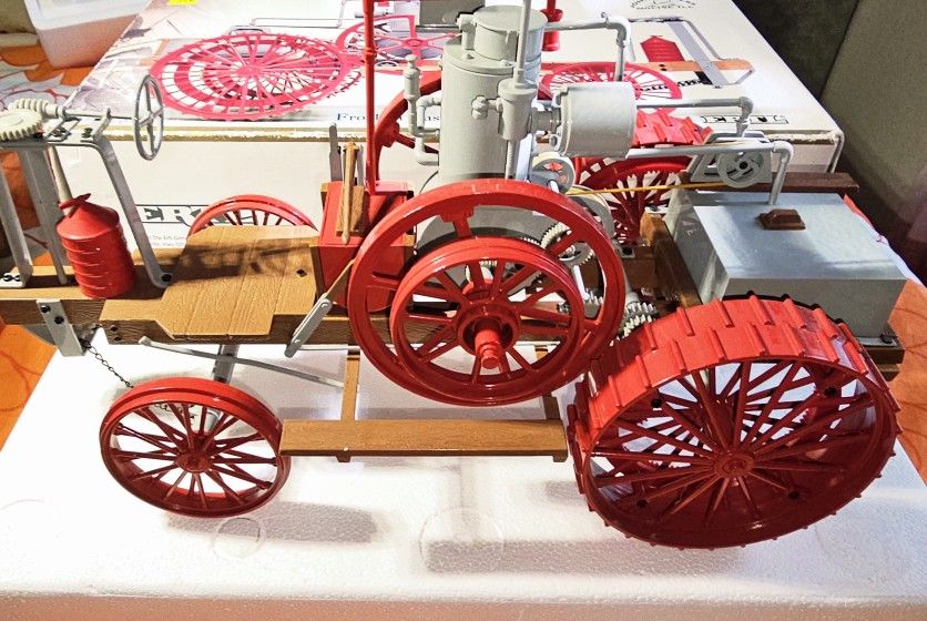Die Cast FROELICH gasoline Tractor