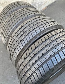 255 55 20 Michelin I sell this Seth of tires with 80% of Life the 4