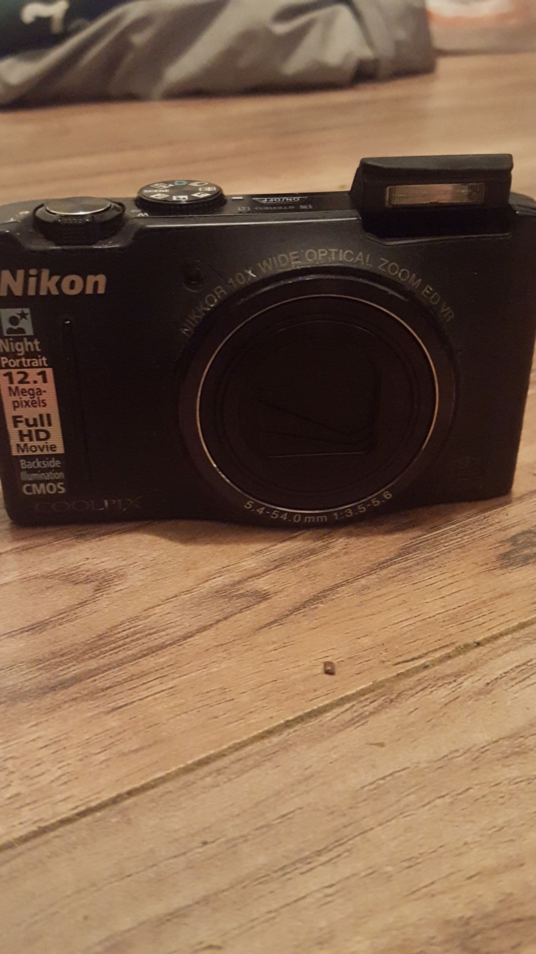 Nikon COOLPIX S8100