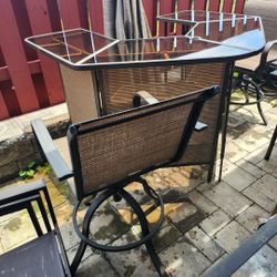 Patio Bar Set ( Bar And Stools) 