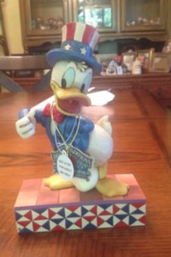 Walt Disney showcase patriotic Donald