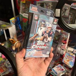 Topps Chrome 2025 NFL Trading Cards