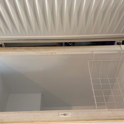 White-Westinghouse Freezer