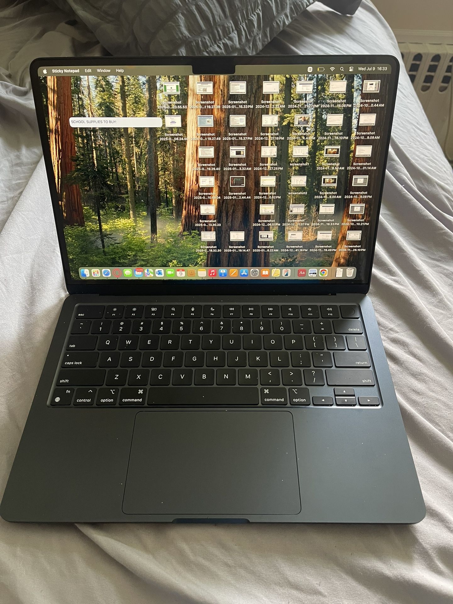 Brand New APPLE MacBook Air 2022 M2 Chip