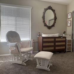 Light Pink Rocking Chair 