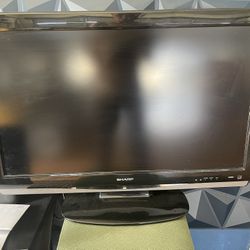 FREE FLAT TV - APPROX 30”