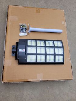 Solar Street Light  1,000 Watts Come With Remote Control  And Post
