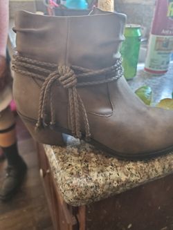 Girl boots