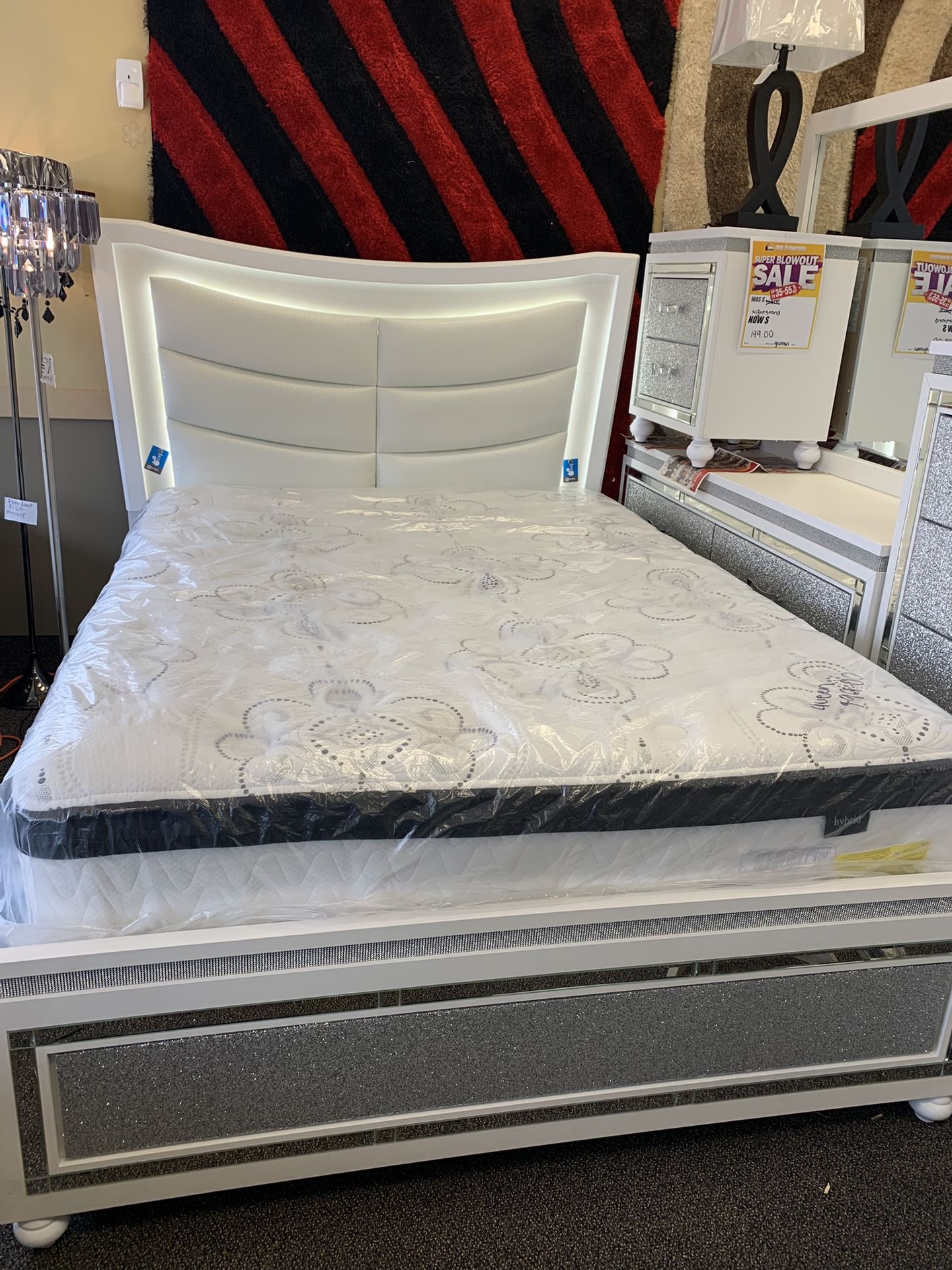 Queen Bed,Dresser And Mirror