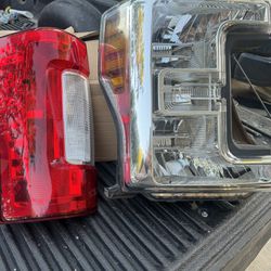 REDUCED- 2018 Ford F250 (Super Duty) Headlights And Taillights 