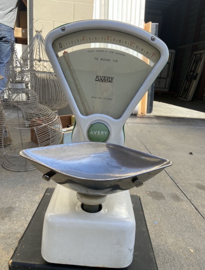 Vintage Avery Store Scale