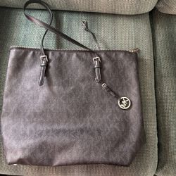 Micheal Kors Tote