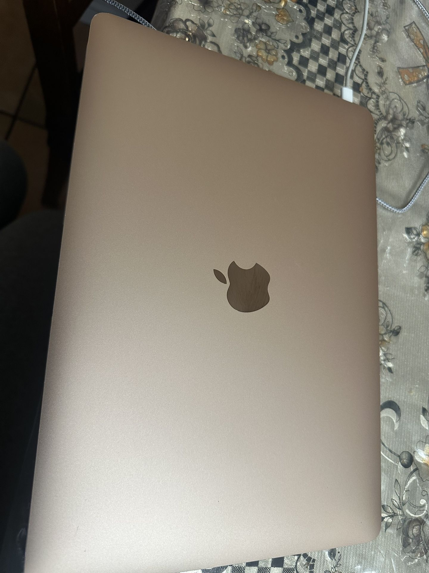 Mac Book Air 3 Inch 2020
