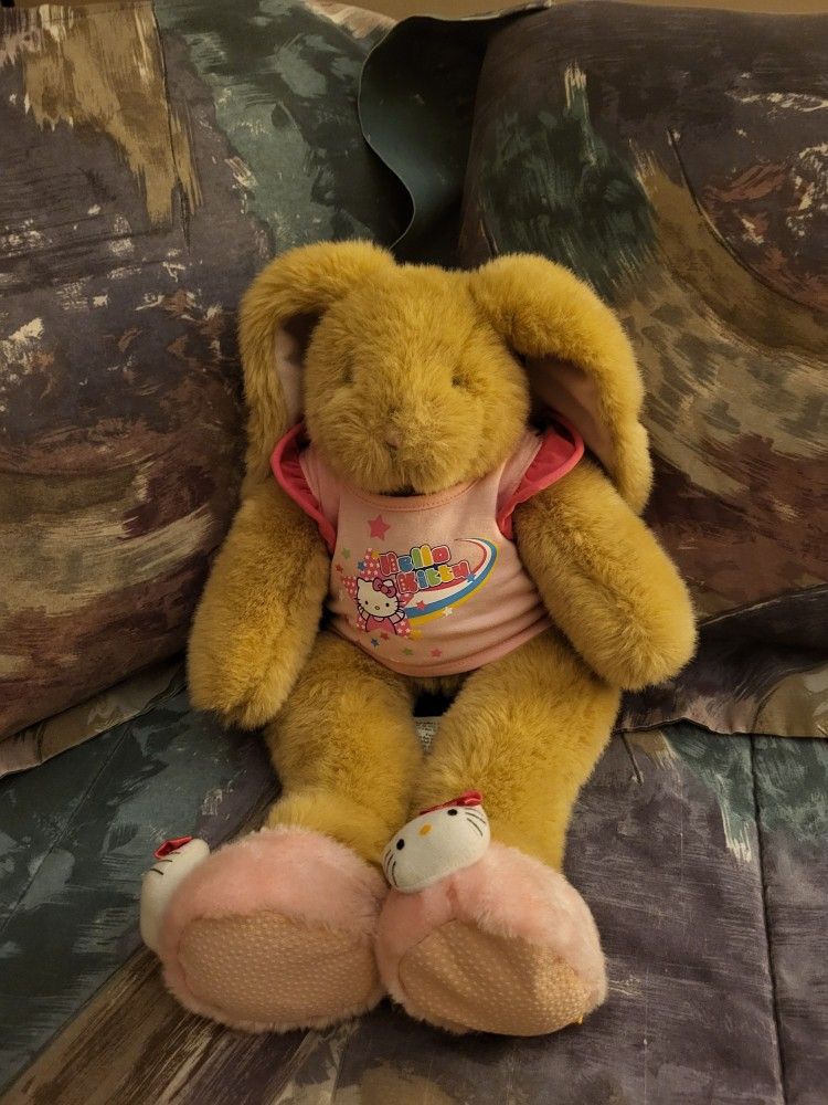 18" BUILD A BEAR BUNNY W/HELLO KITTY TOP & SLIPPERS...THIS IS A VINTAGE BUILD A BEAR