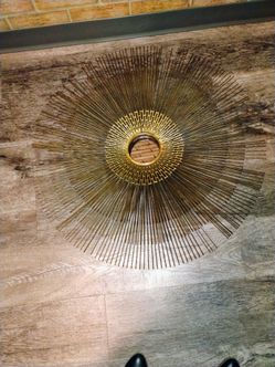 30" metal wall decor pickup only cash