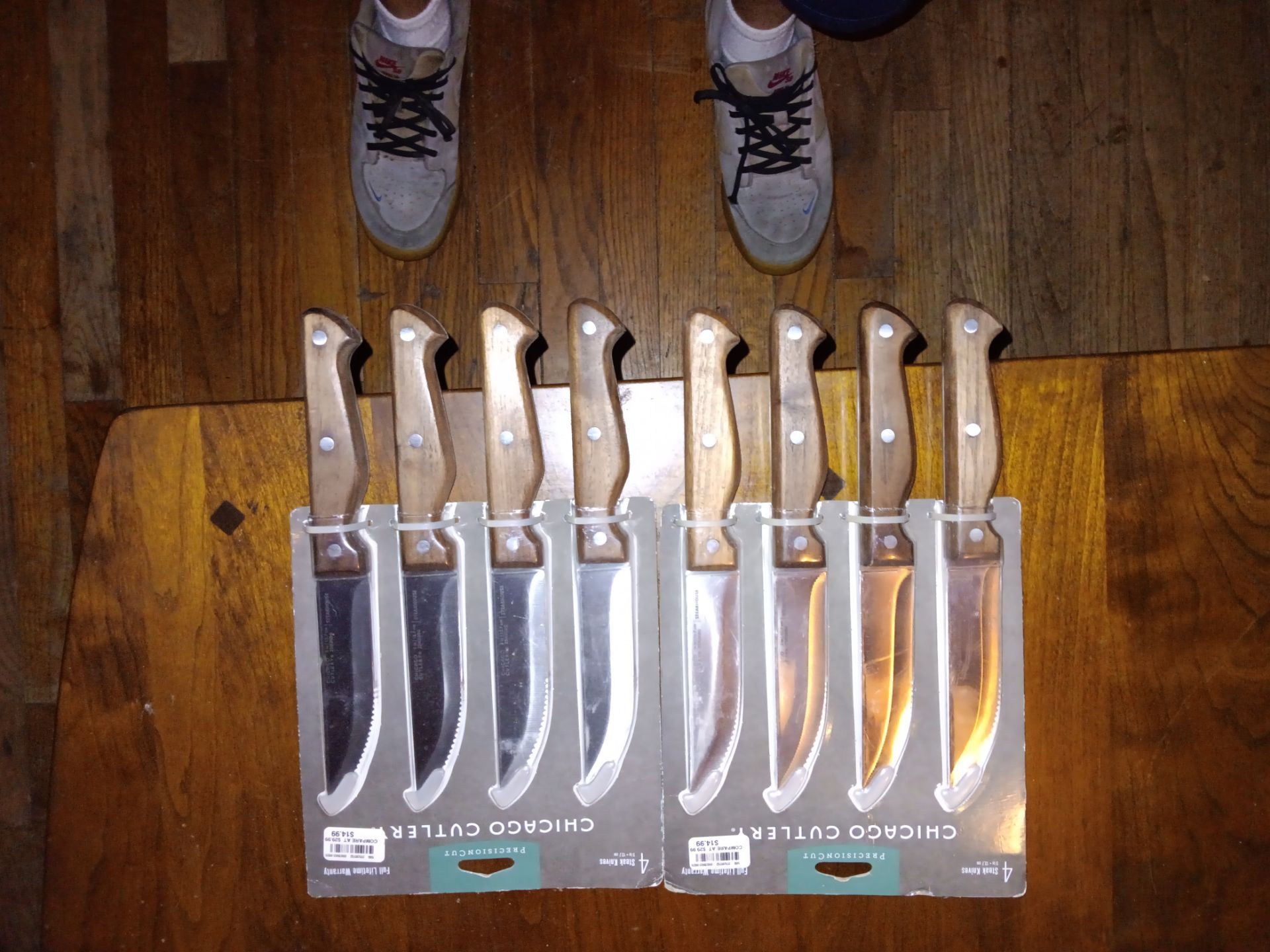 2 sets of Chicago Cutlery B144 Walnut Tradition 4-piece steak knife